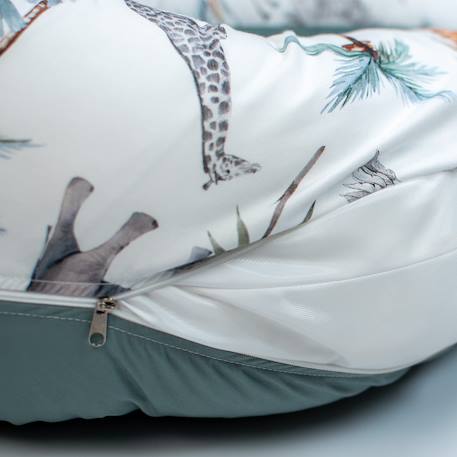 Coussin d'allaitement ergonomique + housse safari Safari, vert, gris, blanc 3 - vertbaudet enfant 