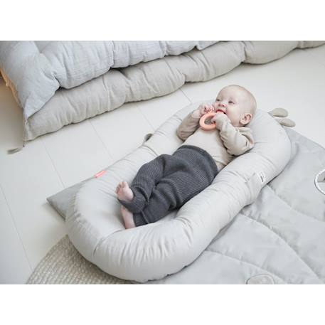 Cozy lounger avec arche d'activité raffi en coton biologique Sable 4 - vertbaudet enfant 