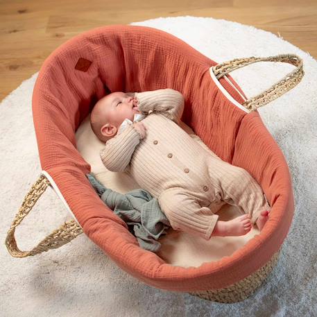 Couffin bébé avec matelas habillage et drap housse jeanne Beige+Blanc+Bleu+Camel+Écru+Gris clair+Rose+Terracotta+Vert de gris 10 - vertbaudet enfant 