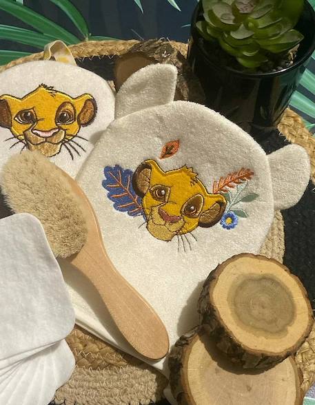 Gant de toilette Disney ludique brodé tête de Simba jaune pastel 2 - vertbaudet enfant 