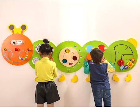 Panneau d'activités mural chenille Vert 5 - vertbaudet enfant 