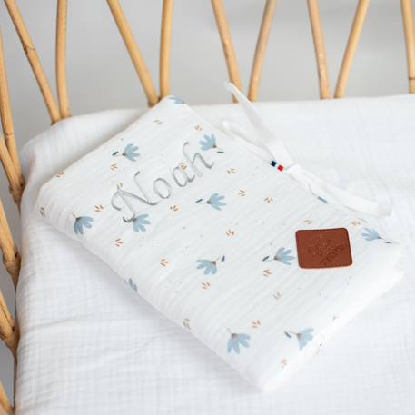 Protège carnet de santé bébé en gaze de coton Bleuet imprimé floral 2 - vertbaudet enfant 
