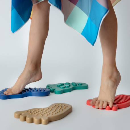Jeu parcours sensoriel – chemin montessori empreintes pieds & mains Multicolore 4 - vertbaudet enfant 