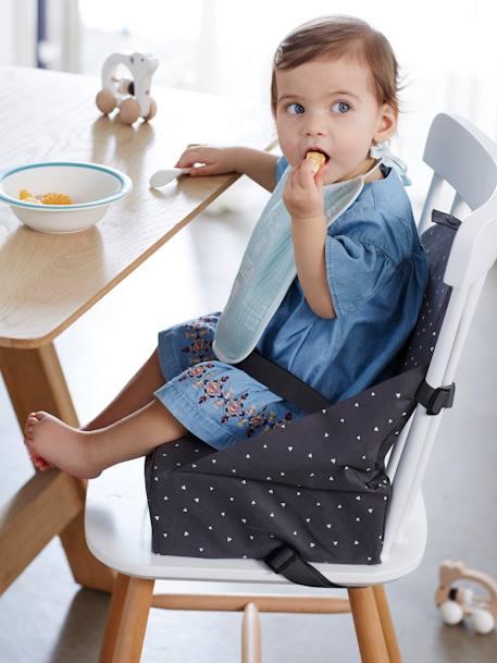 Rehausseur de chaise beige imprimé+Cherry+dans les bois+green forest+gris+Minisaurus+Mon coeur+Oies+rayé blanc 23 - vertbaudet enfant 