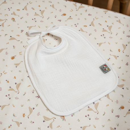Bavoir à nouer en gaze de coton Jeanne Made in France Beige+Blanc+Bleu+Camel+Écru+Rose+Terracotta+Vert de gris 6 - vertbaudet enfant 