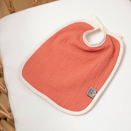 Bavoir à nouer en gaze de coton Jeanne Made in France Beige+Blanc+Bleu+Camel+Écru+Rose+Terracotta+Vert de gris 25 - vertbaudet enfant 
