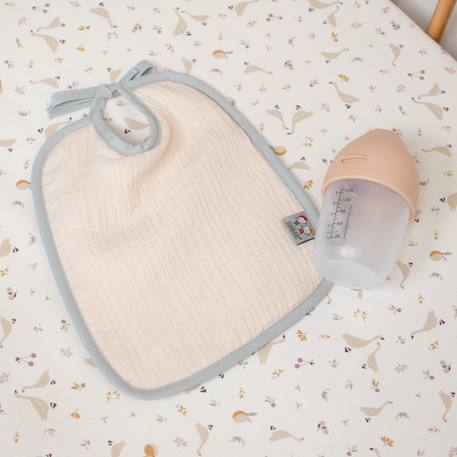 Bavoir à nouer en gaze de coton Jeanne Made in France Beige+Blanc+Bleu+Camel+Écru+Rose+Terracotta+Vert de gris 2 - vertbaudet enfant 