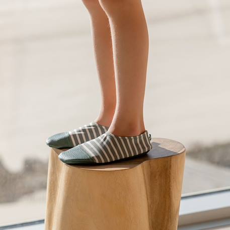 Chaussons tout-terrain les petits cœurs (pointures 24-26) Beige, marron+Blanc, beige, marron+Ecru, beige, marron+Ecru, rouge, marron+Marron, noir+Vert d'eau, écru 29 - vertbaudet enfant 
